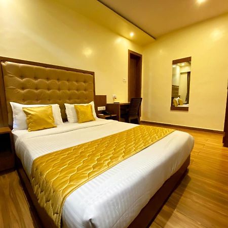 Hotel Pearl'S Bkc Inn- Near Trade Centre, Visa Consulate Bombaim Exterior foto