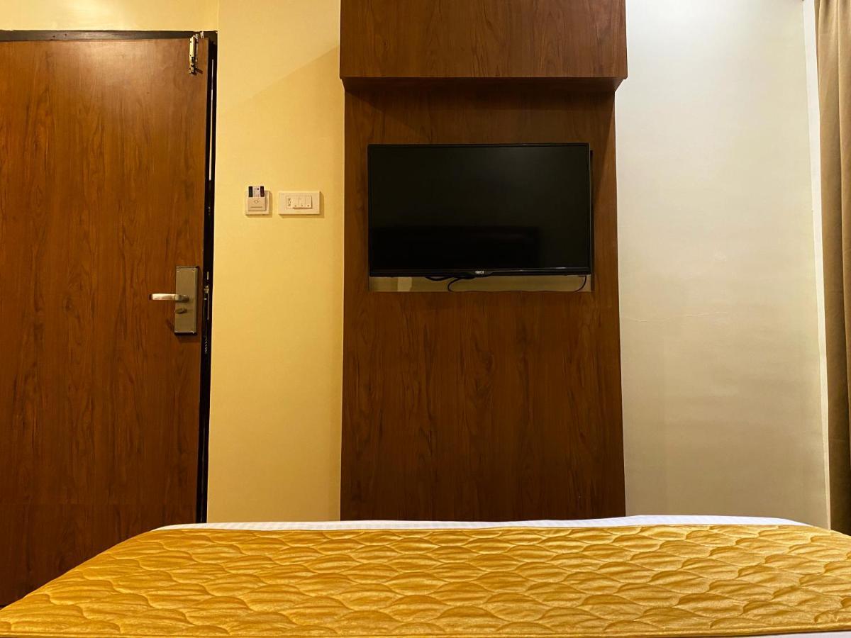Hotel Pearl'S Bkc Inn- Near Trade Centre, Visa Consulate Bombaim Exterior foto