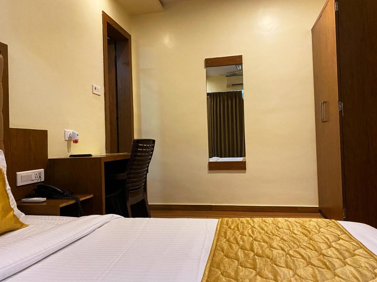 Hotel Pearl'S Bkc Inn- Near Trade Centre, Visa Consulate Bombaim Exterior foto